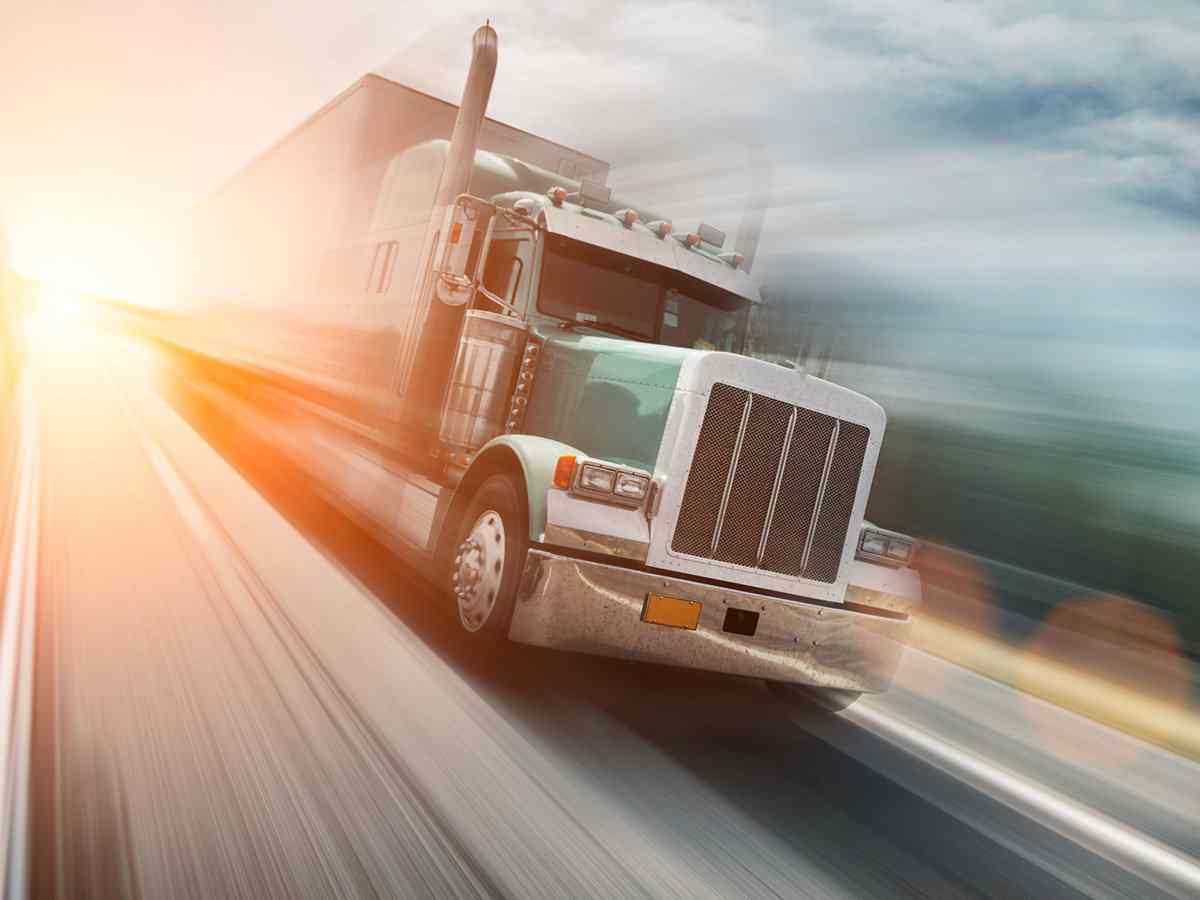 https://freightonthego.co/wp-content/uploads/2017/08/inner_big_trucks_08.jpg